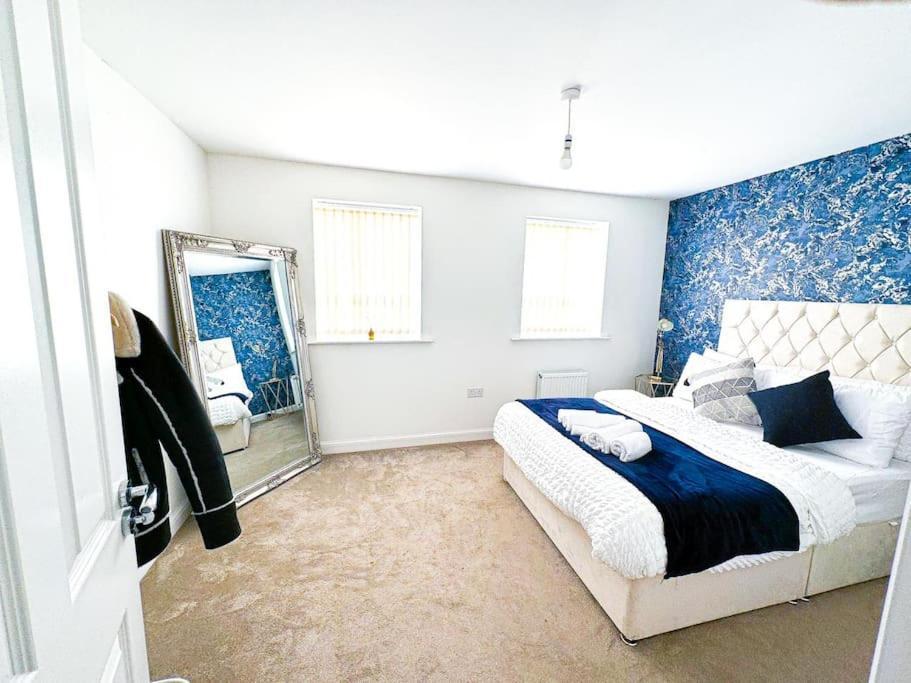 Contractors, Families, Tourists & Groups Welcome Sleeps Upto 9, Garden, Pet Allowed, Parking Included! Бирмингам Екстериор снимка