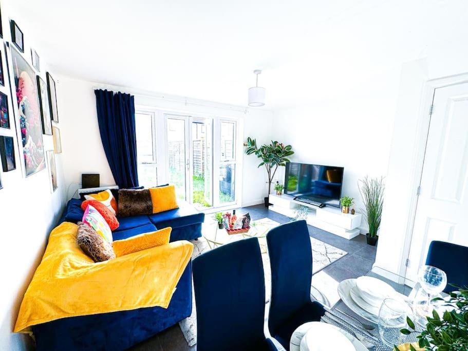 Contractors, Families, Tourists & Groups Welcome Sleeps Upto 9, Garden, Pet Allowed, Parking Included! Бирмингам Екстериор снимка