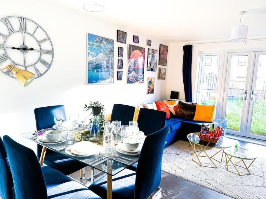 Contractors, Families, Tourists & Groups Welcome Sleeps Upto 9, Garden, Pet Allowed, Parking Included! Бирмингам Екстериор снимка