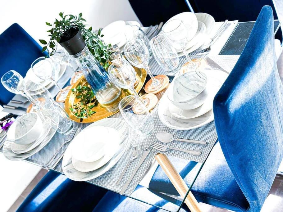 Contractors, Families, Tourists & Groups Welcome Sleeps Upto 9, Garden, Pet Allowed, Parking Included! Бирмингам Екстериор снимка
