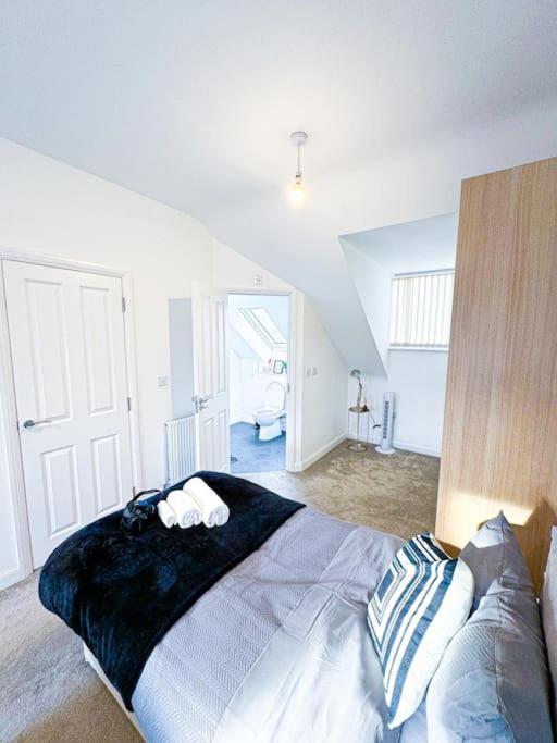 Contractors, Families, Tourists & Groups Welcome Sleeps Upto 9, Garden, Pet Allowed, Parking Included! Бирмингам Екстериор снимка