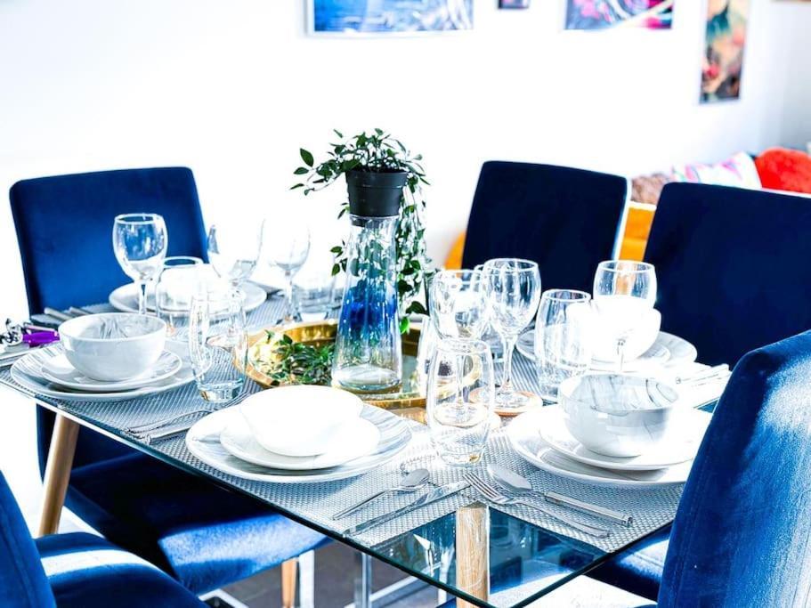 Contractors, Families, Tourists & Groups Welcome Sleeps Upto 9, Garden, Pet Allowed, Parking Included! Бирмингам Екстериор снимка