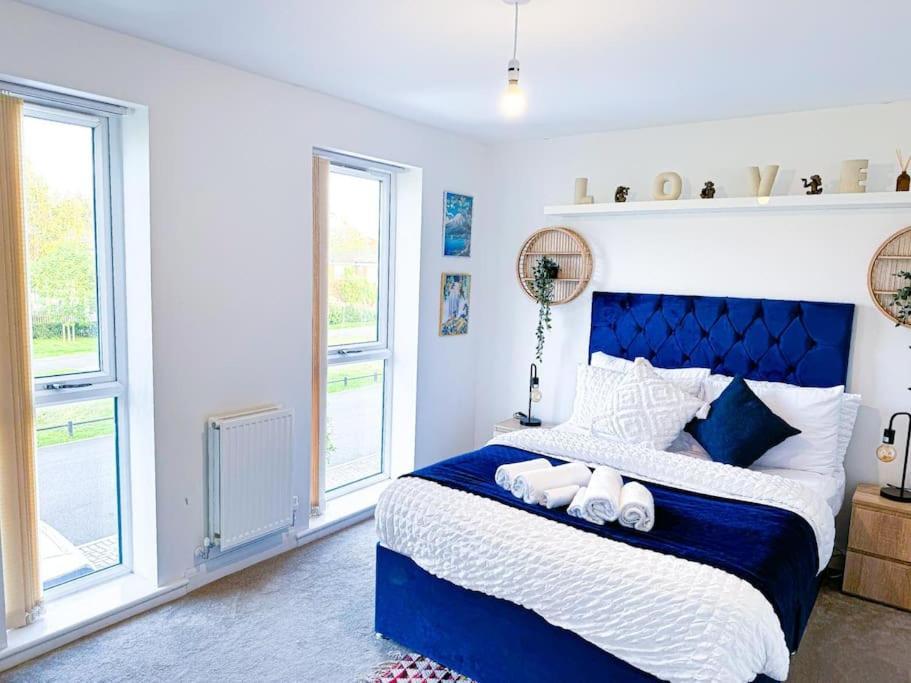 Contractors, Families, Tourists & Groups Welcome Sleeps Upto 9, Garden, Pet Allowed, Parking Included! Бирмингам Екстериор снимка