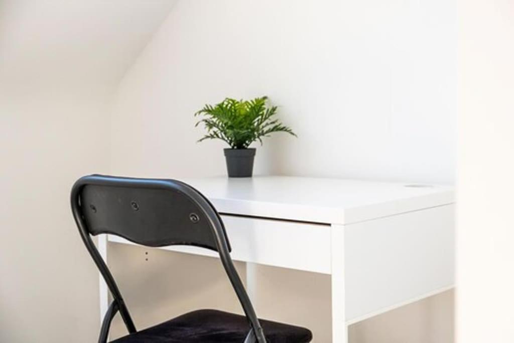 Contractors, Families, Tourists & Groups Welcome Sleeps Upto 9, Garden, Pet Allowed, Parking Included! Бирмингам Екстериор снимка
