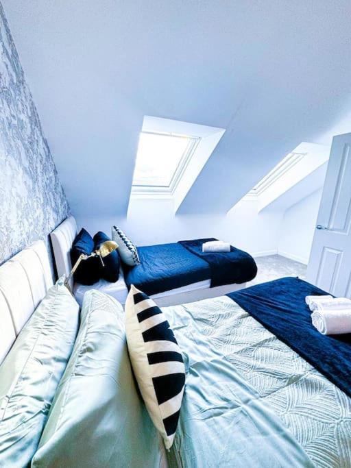 Contractors, Families, Tourists & Groups Welcome Sleeps Upto 9, Garden, Pet Allowed, Parking Included! Бирмингам Екстериор снимка