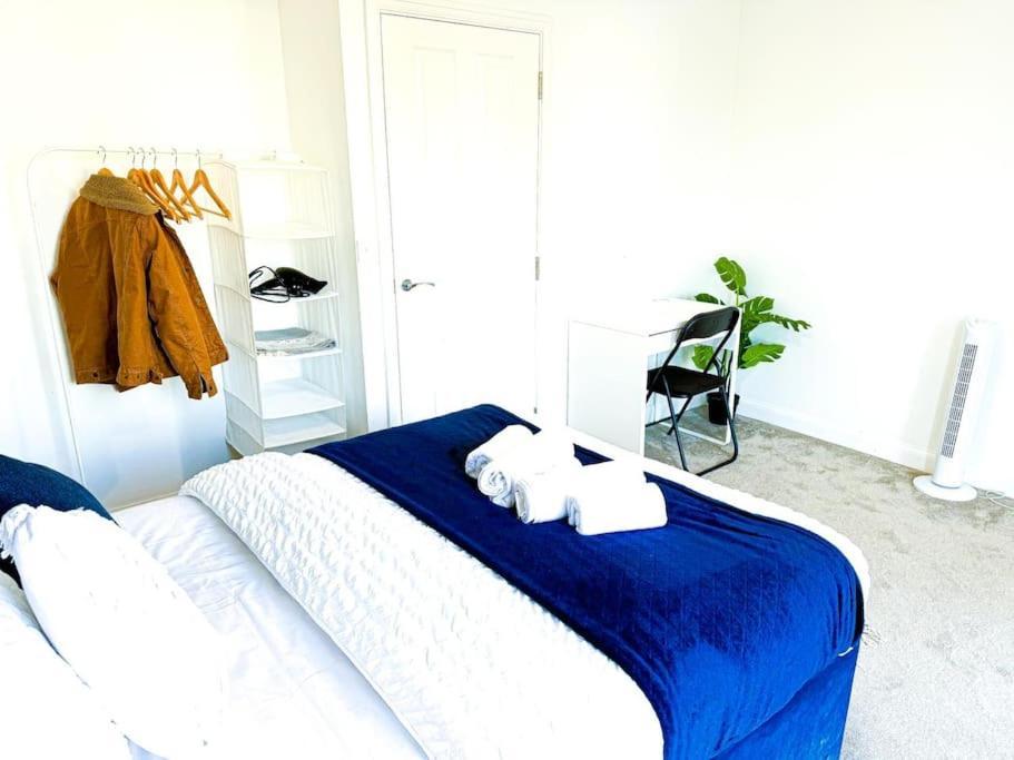 Contractors, Families, Tourists & Groups Welcome Sleeps Upto 9, Garden, Pet Allowed, Parking Included! Бирмингам Екстериор снимка