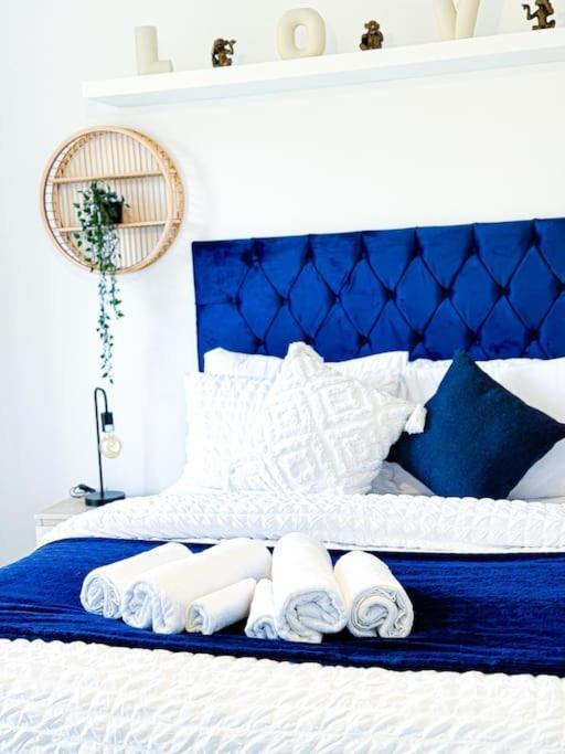 Contractors, Families, Tourists & Groups Welcome Sleeps Upto 9, Garden, Pet Allowed, Parking Included! Бирмингам Екстериор снимка